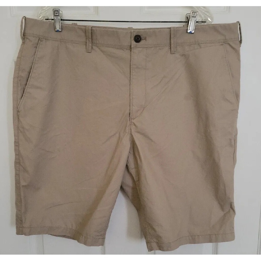 NWOT EXPRESS Tan Classic Fit At the Knee Long Khaki Shorts Size 38W Measures 42"